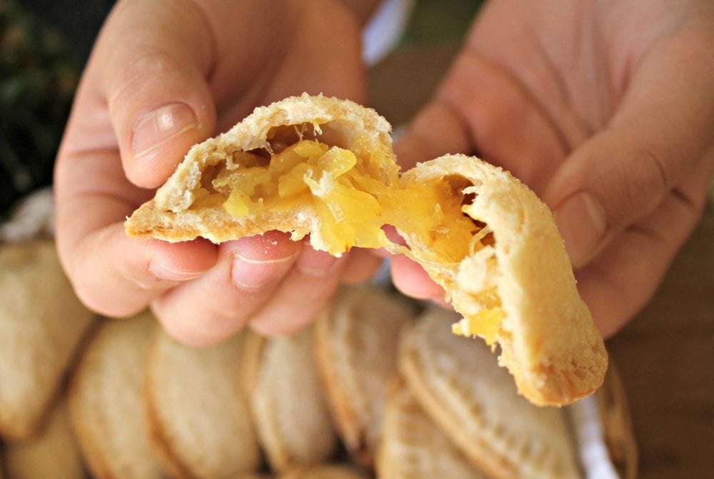 Empanada Piña Mexican Pastry Pineapple 4ct Mexican Candy POS - Dulceria Mexicana "El Toto"